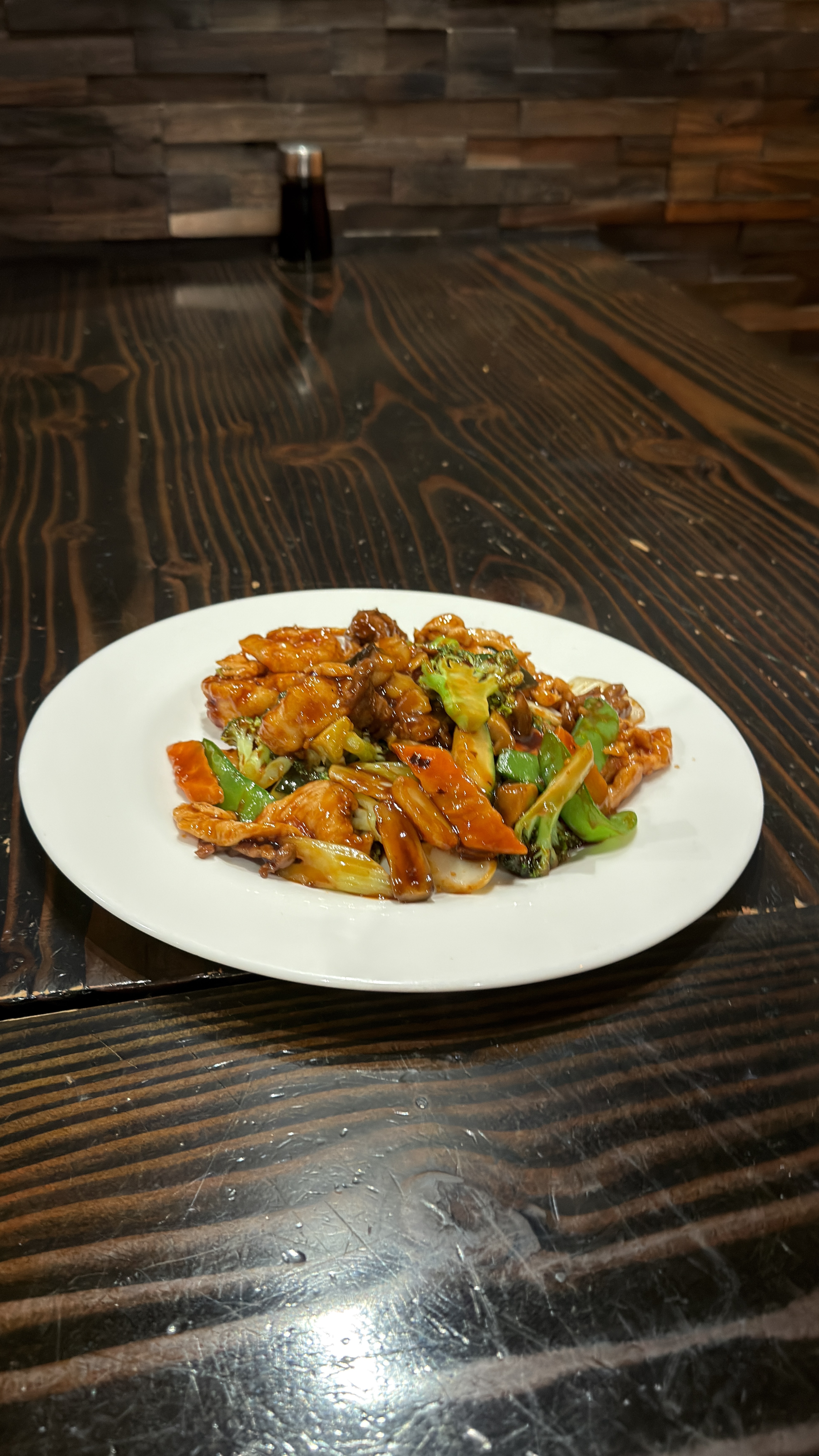 Stir fry chicken with broccoli